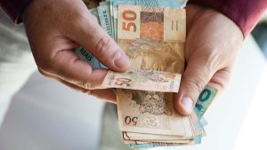 Trabalhei 7 meses quanto recebo de 13º Salário